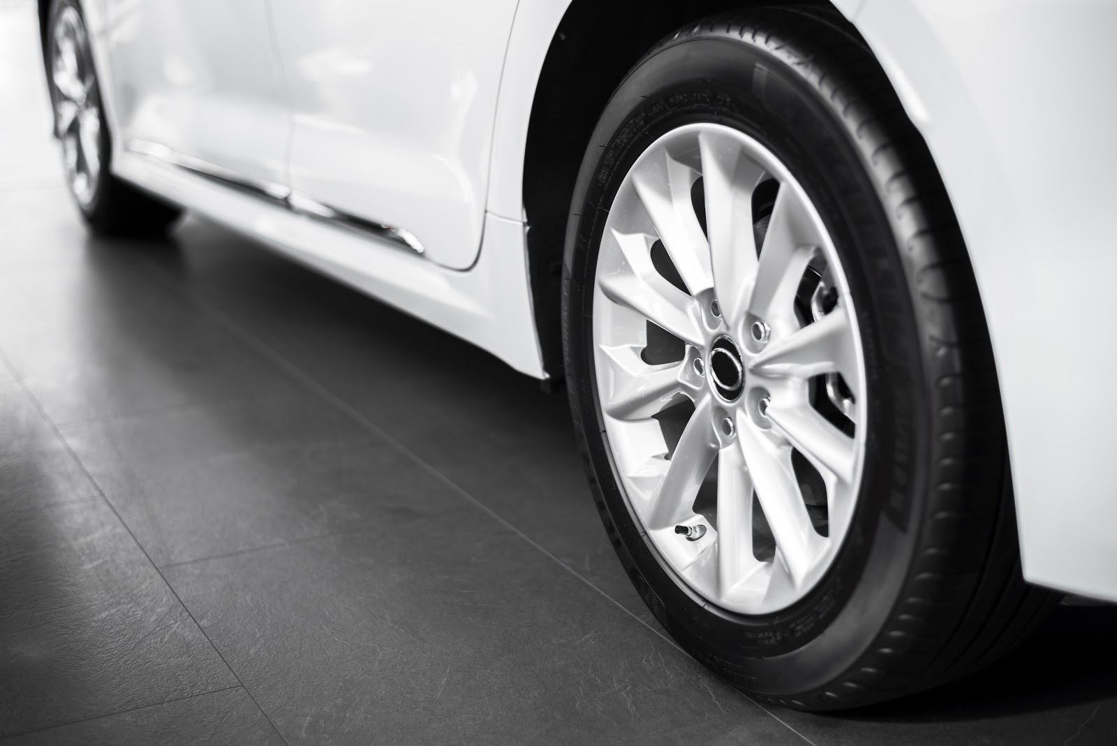 Civic ou Corolla com aro 20: exagero ou o ponto certo pra chamar atenção?